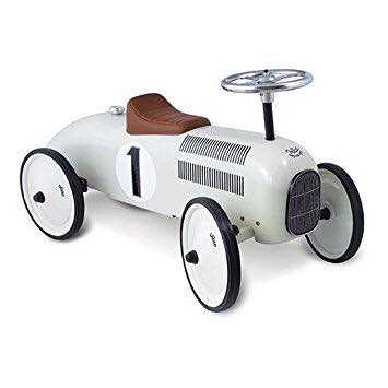 Kremaður sparkbíll