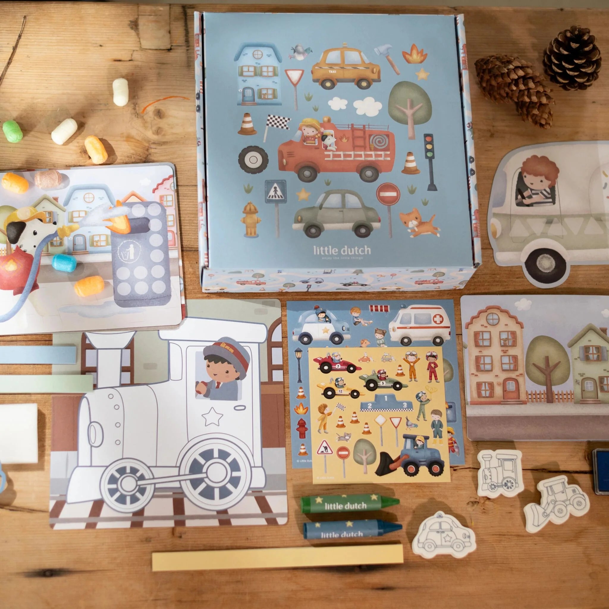 Box fullt af afþreyjingu - Blátt