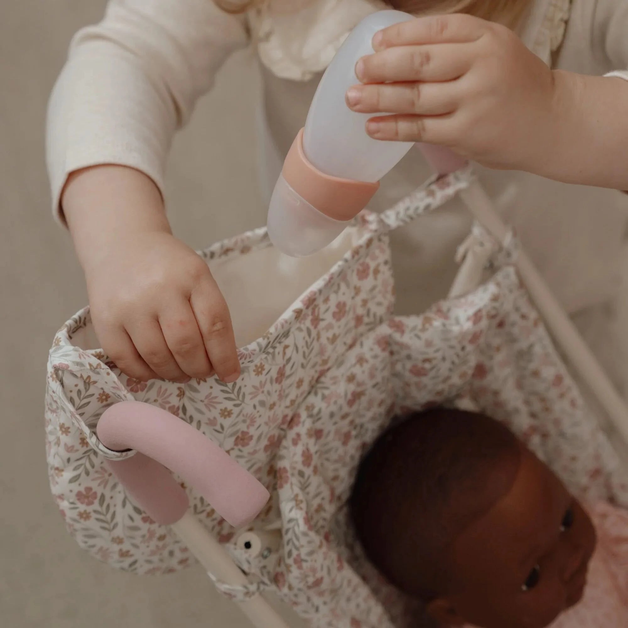 Dúkkukerra samanbrjótanleg - soft flowers - FORPÖNTUN